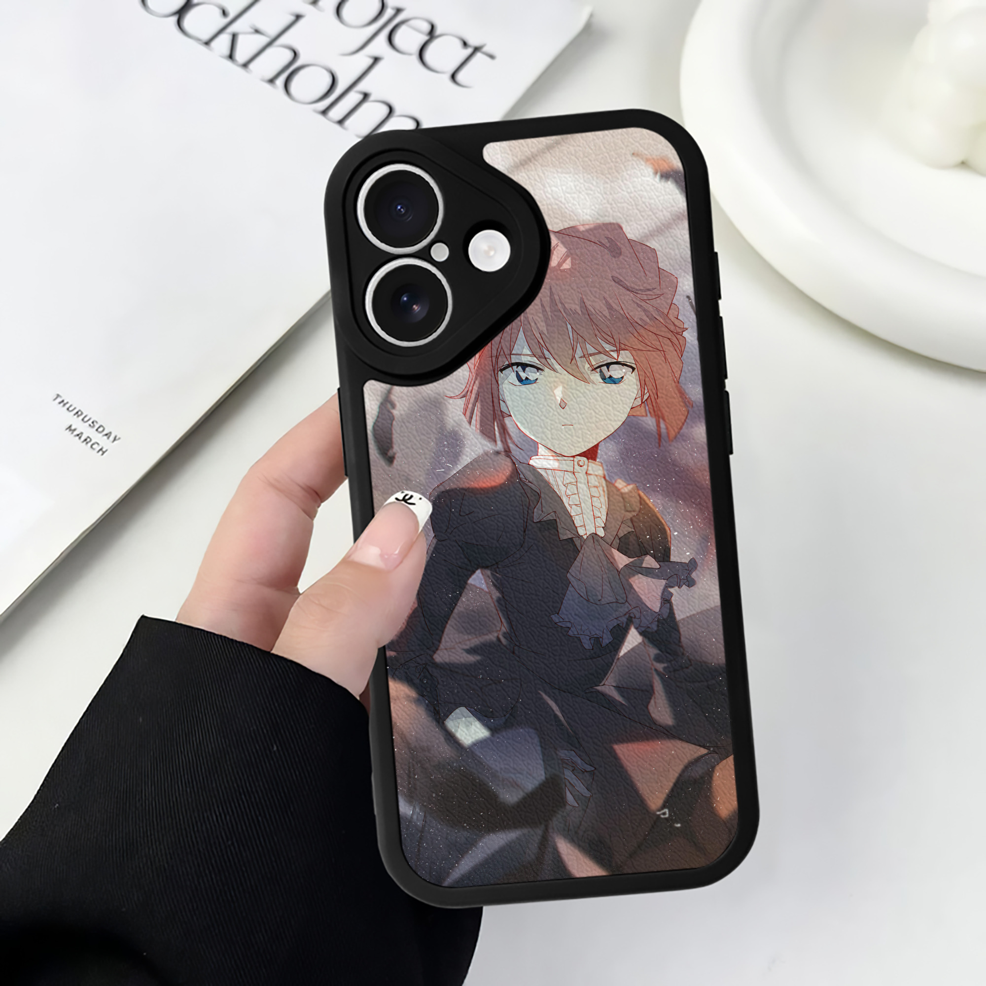 （画像用） 名探偵コナン Detective Conan 【iPhone 16シリーズ対応】シリコンスマホケース（レザー調） 材質：シリコン